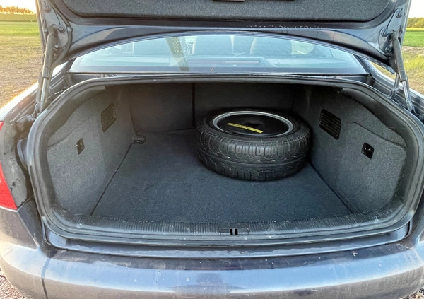 Audi A6 cena 13500 przebieg: 319200, rok produkcji 2002 z Koło małe 46